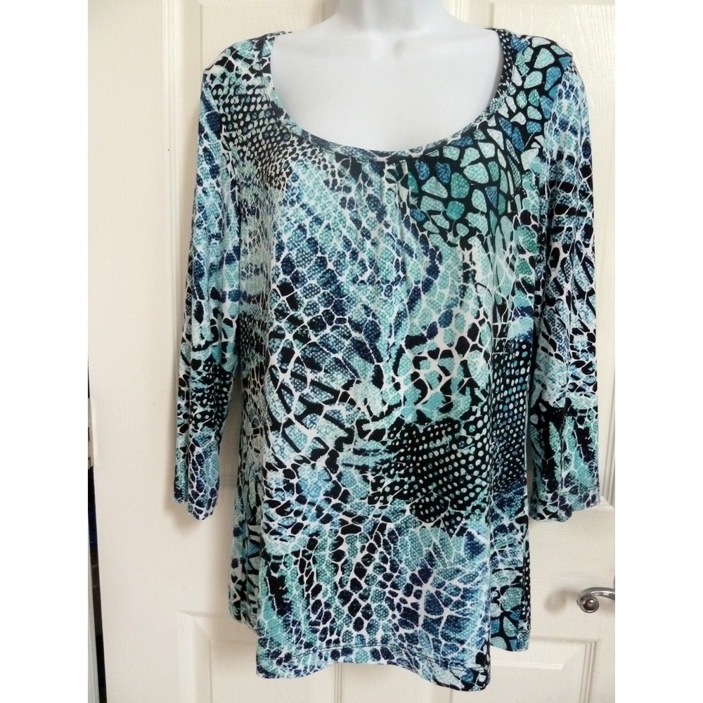 *CHICO'S Sz 1=8/10 Med. Gathered Front Tunic Top Colorful Reptile Design*